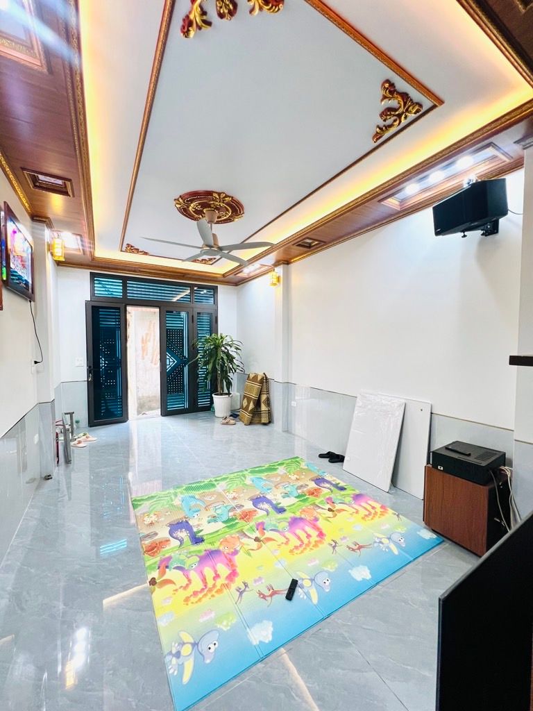 Bán nhà Thuý Lĩnh - diện tích 43m2 5 tầng - Ô tô đỗ cách 5m - giá 8,4 tỷ