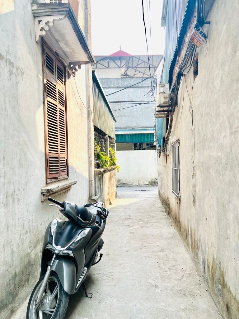 Bán nhà Thuý Lĩnh - diện tích 43m2 5 tầng - Ô tô đỗ cách 5m - giá 8,4 tỷ