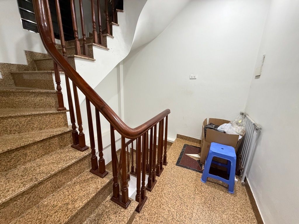 Bán nhà ngõ 12 Phan Đình Giót - 33m2 6 tầng - lô góc ô tô kinh doanh - giá 13,2 tỷ