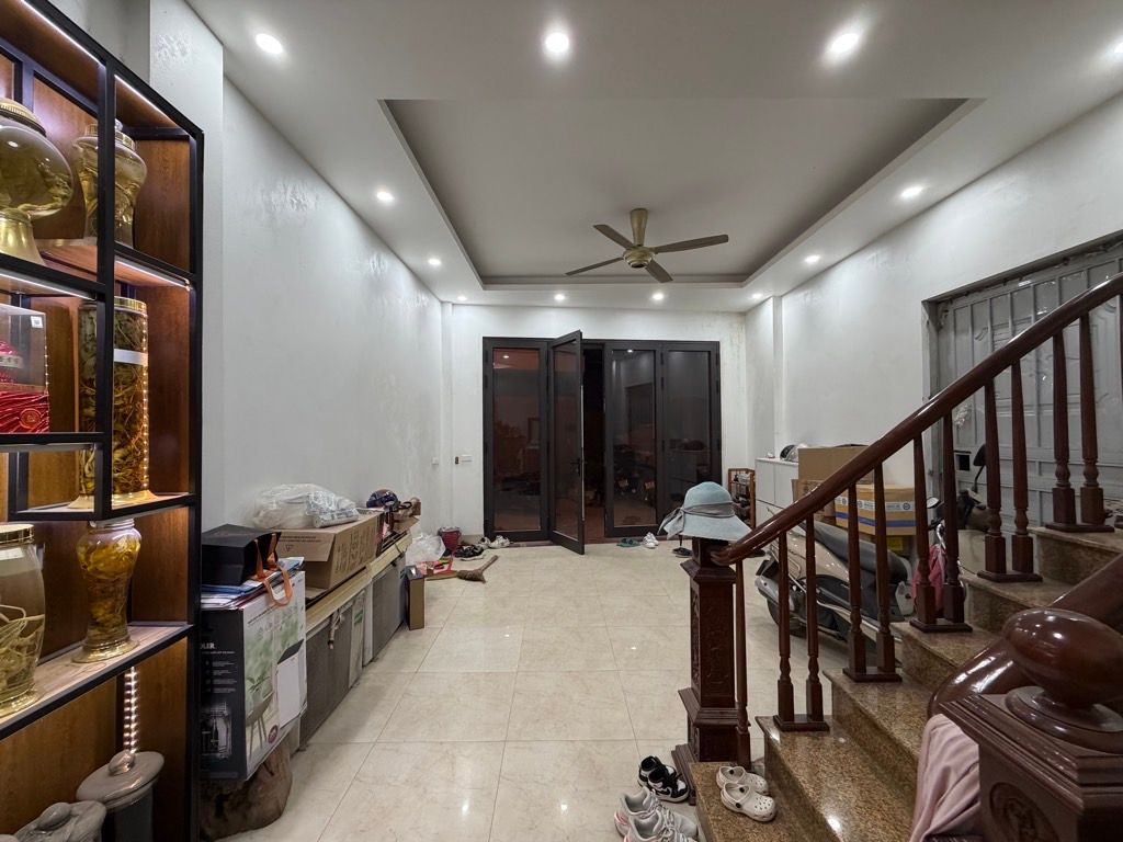 Bán nhà ngõ 12 Phan Đình Giót - 33m2 6 tầng - lô góc ô tô kinh doanh - giá 13,2 tỷ