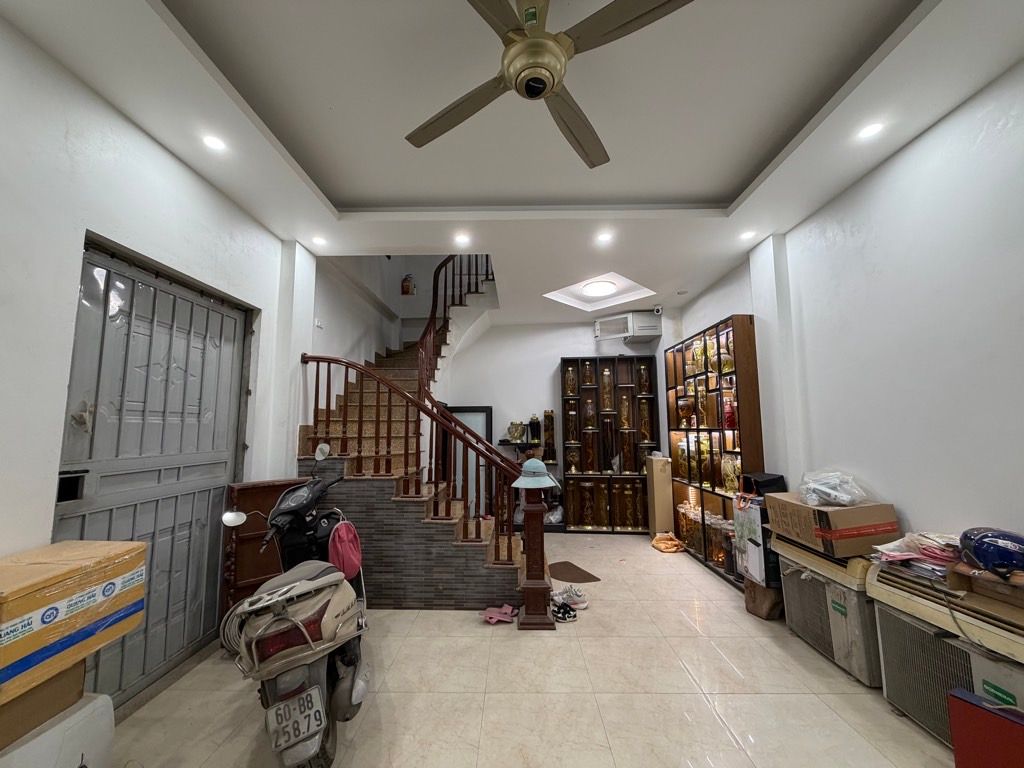 Bán nhà ngõ 12 Phan Đình Giót - 33m2 6 tầng - lô góc ô tô kinh doanh - giá 13,2 tỷ