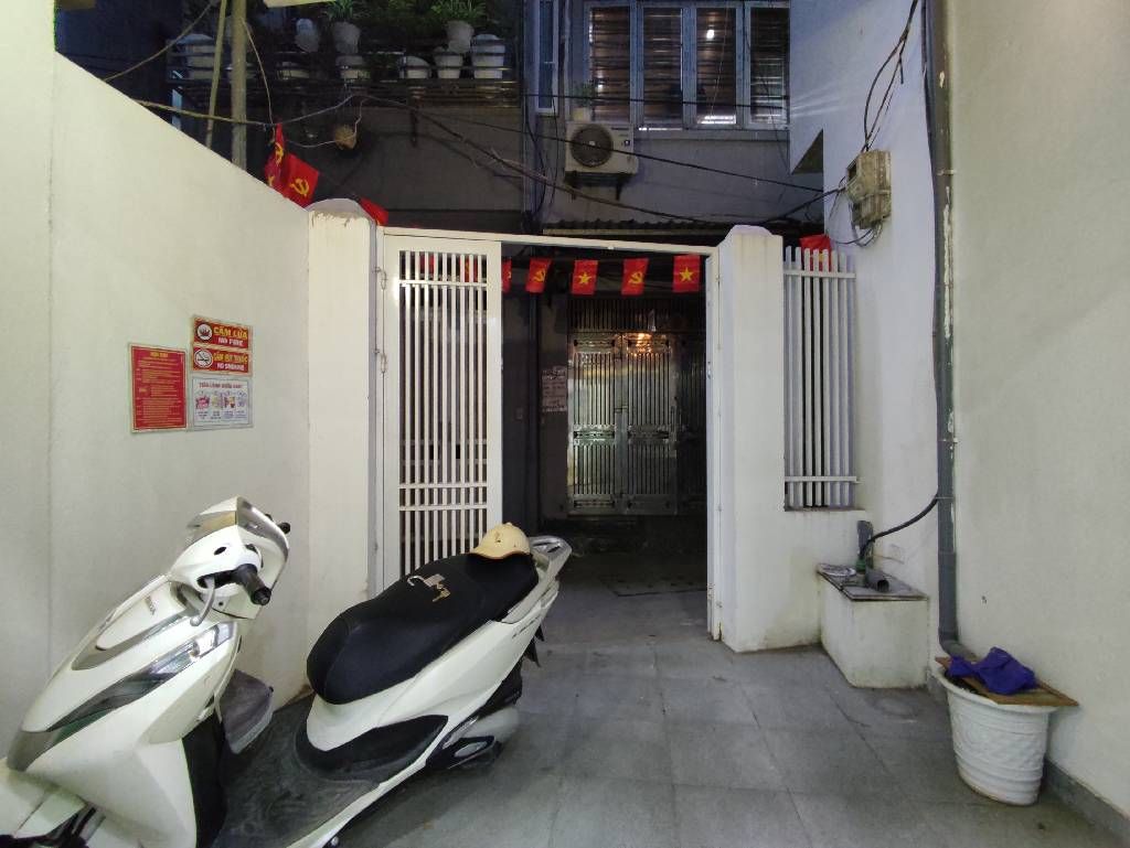 Bán nhà Nguyễn Phúc Lai - diện tích 42m2 4 tầng - Mặt ngõ thông kinh doanh - giá 13,5 tỷ