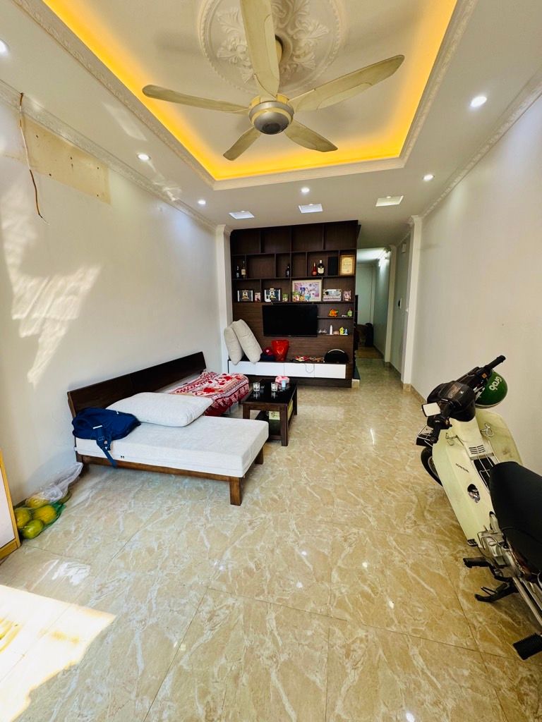 Bán nhà Định Công Hạ - diện tích 45m2 4 tầng - ô tô đỗ cửa - giá 3,4 tỷ