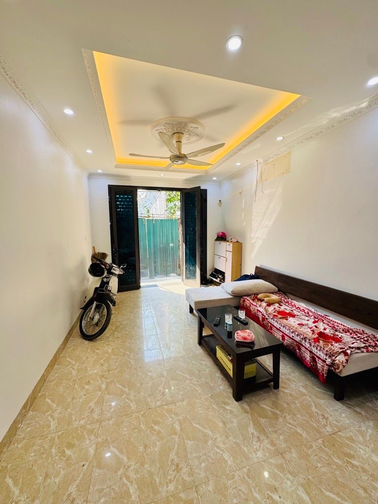 Bán nhà Định Công Hạ - diện tích 45m2 4 tầng - ô tô đỗ cửa - giá 3,4 tỷ