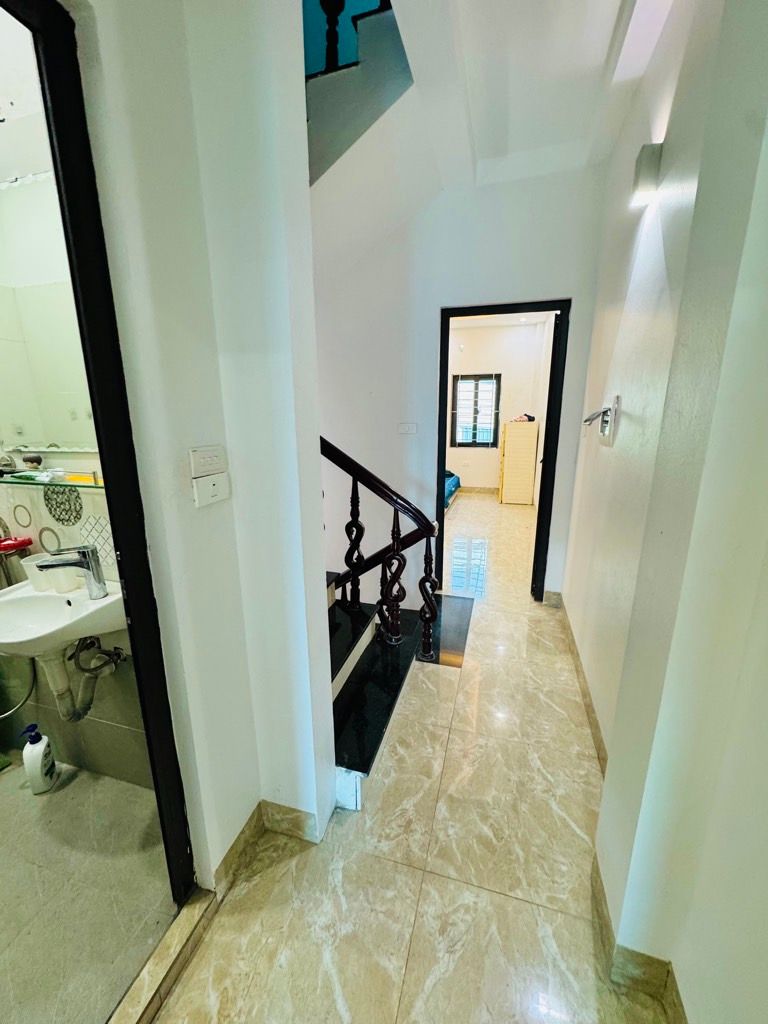 Bán nhà Định Công Hạ - diện tích 45m2 4 tầng - ô tô đỗ cửa - giá 3,4 tỷ