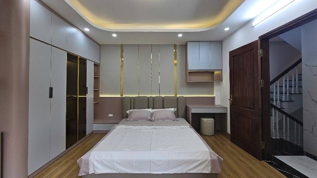 Bán nhà Ngõ Quỳnh - diện tích 35m2 5 tầng - Thang máy - giá 10,8 tỷ