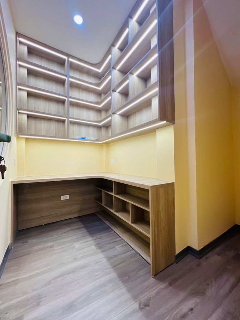 Bán nhà Phan Phù Tiên - diện tích 50m2 3 tầng - Sân cổng riêng, nội thất đẹp - giá 11,9 tỷ