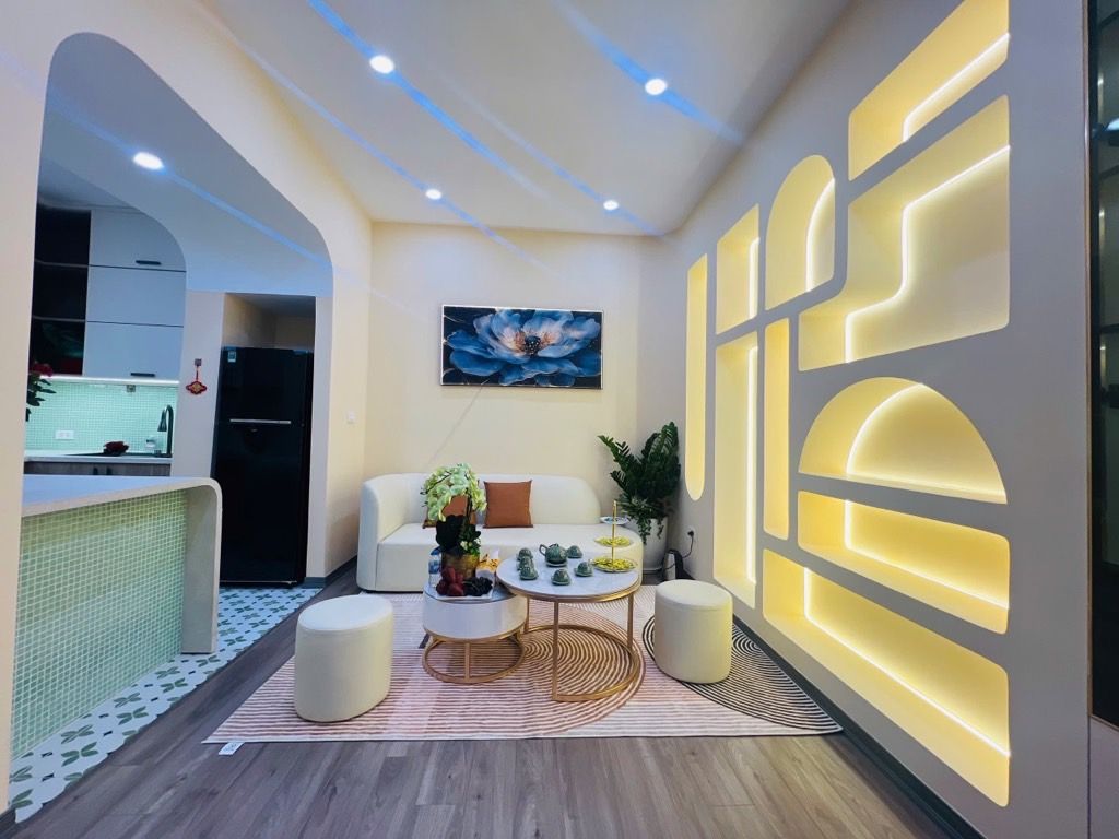 Bán nhà Phan Phù Tiên - diện tích 50m2 3 tầng - Sân cổng riêng, nội thất đẹp - giá 11,9 tỷ