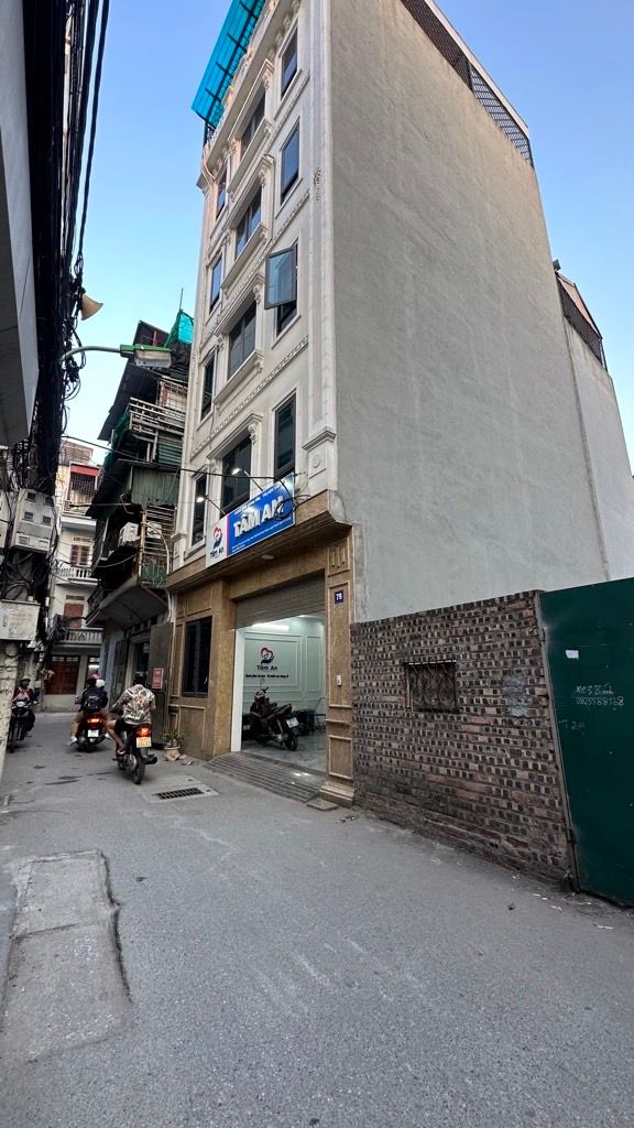 Bán nhà Vũ Tông Phan - diện tích 47.4m2 7 tầng - Ô tô vào nhà - giá 16,95 tỷ