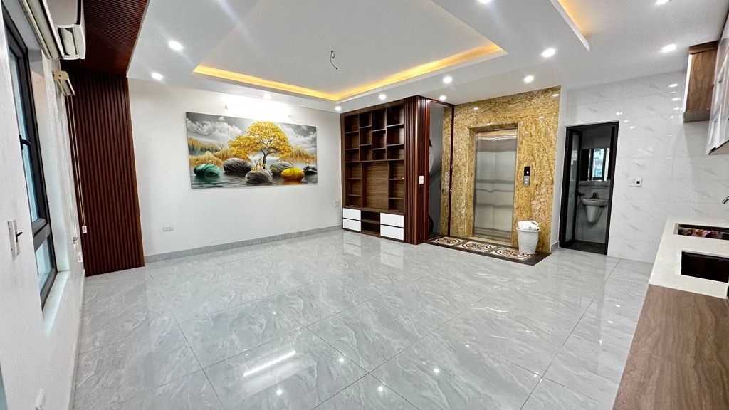 Bán nhà Vũ Tông Phan - diện tích 47.4m2 7 tầng - Ô tô vào nhà - giá 16,95 tỷ