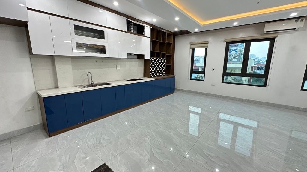 Bán nhà Vũ Tông Phan - diện tích 47.4m2 7 tầng - Ô tô vào nhà - giá 16,95 tỷ