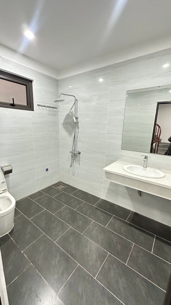 Bán nhà Vũ Tông Phan - diện tích 47.4m2 7 tầng - Ô tô vào nhà - giá 16,95 tỷ