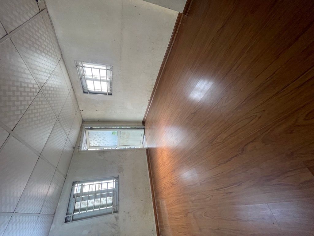 Bán nhà Mai Động - diện tích 42m2 2 tầng - Lô góc - giá 3,15 tỷ