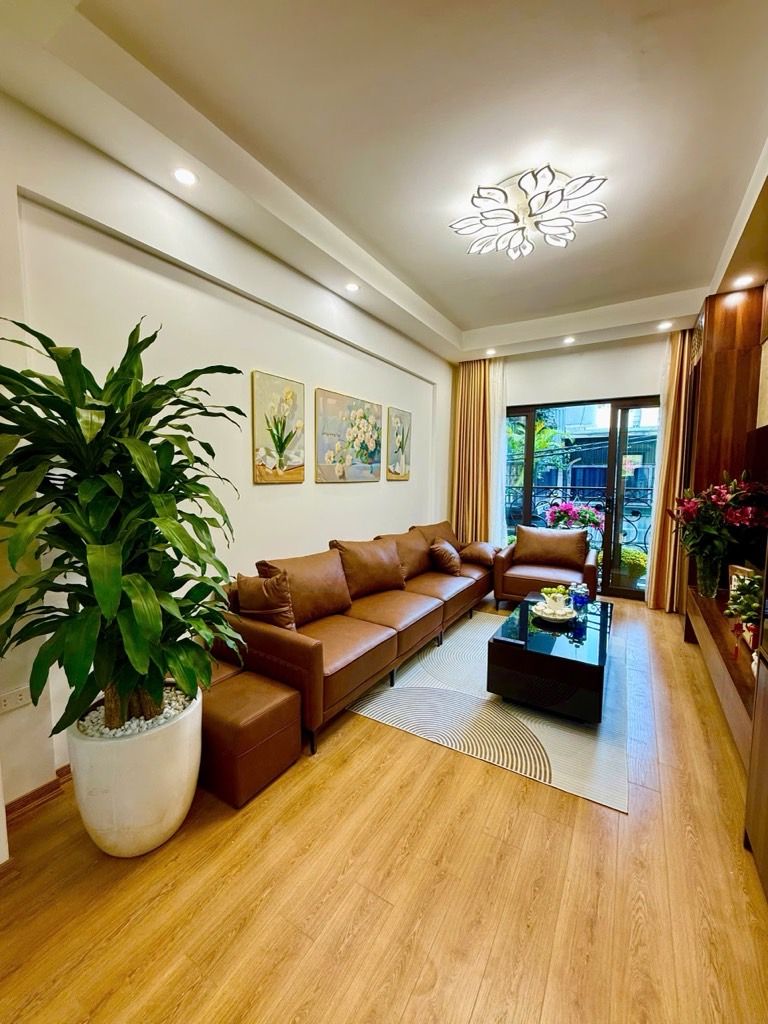 Bán nhà Thịnh Liệt - diện tích 35m2 5 tầng - Ô tô trong nhà - giá 10,6 tỷ