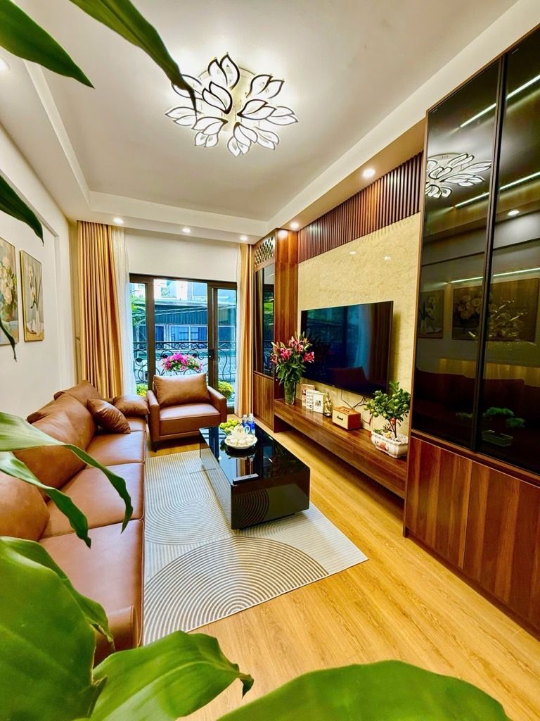 Bán nhà Thịnh Liệt - diện tích 35m2 5 tầng - Ô tô trong nhà - giá 10,6 tỷ