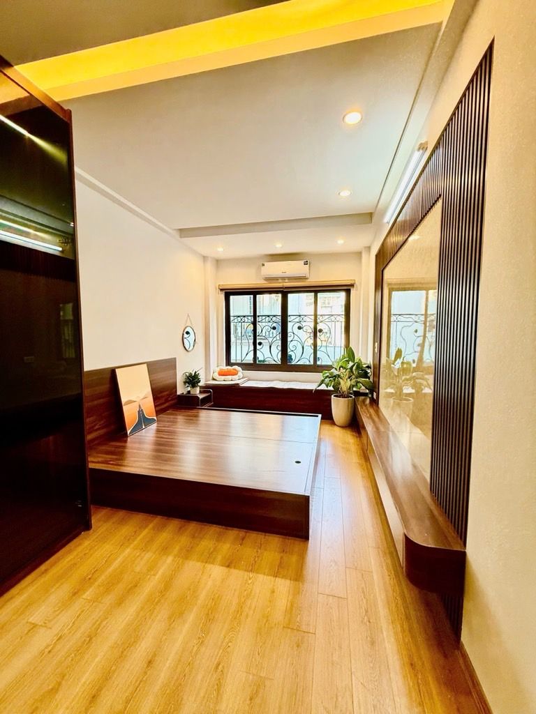 Bán nhà Thịnh Liệt - diện tích 35m2 5 tầng - Ô tô trong nhà - giá 10,6 tỷ