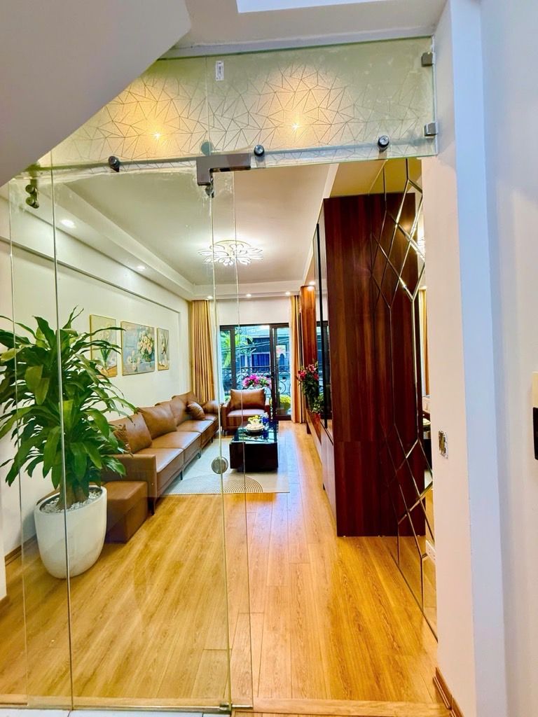 Bán nhà Thịnh Liệt - diện tích 35m2 5 tầng - Ô tô trong nhà - giá 10,6 tỷ