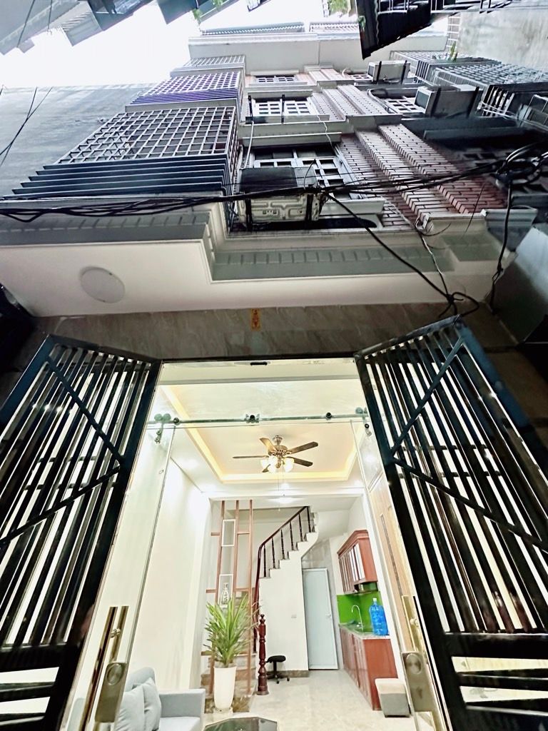 Bán nhà Nguyễn Khoái - diện tích 32m2 5 tầng - Cực phẩm phân lô - giá 7,2 tỷ