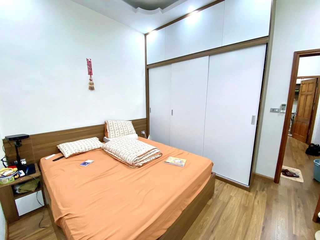 Bán nhà Đường Láng - diện tích 40m2 5 tầng - gần ô tô - giá 12 tỷ