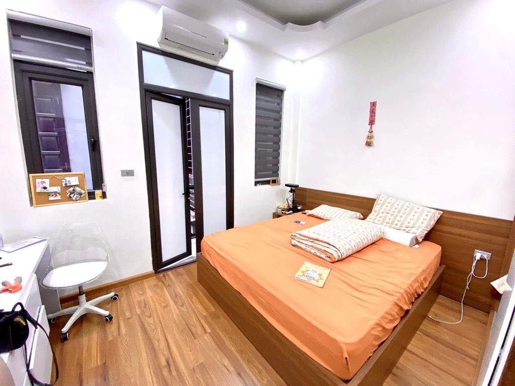 Bán nhà Đường Láng - diện tích 40m2 5 tầng - gần ô tô - giá 12 tỷ