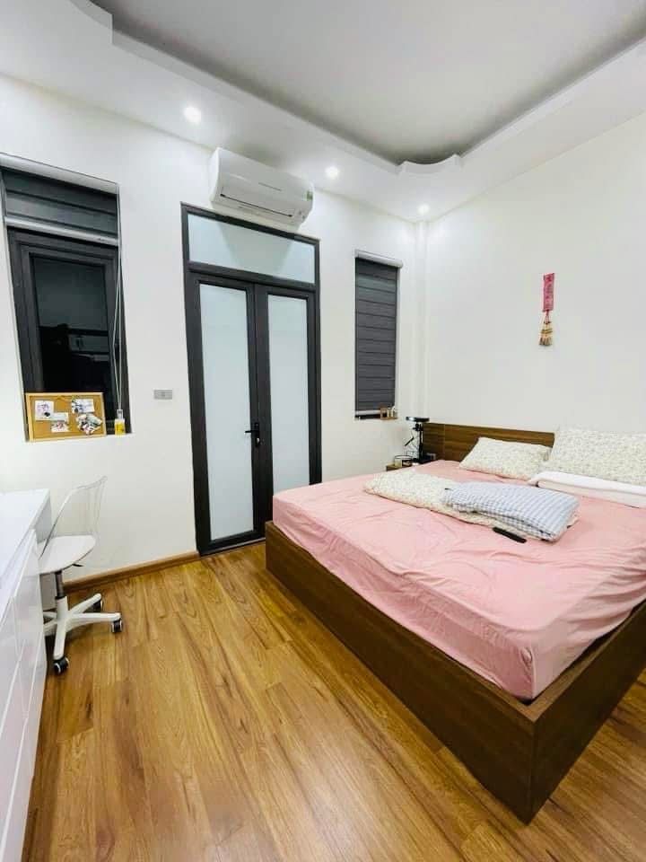 Bán nhà Đường Láng - diện tích 40m2 5 tầng - gần ô tô - giá 12 tỷ