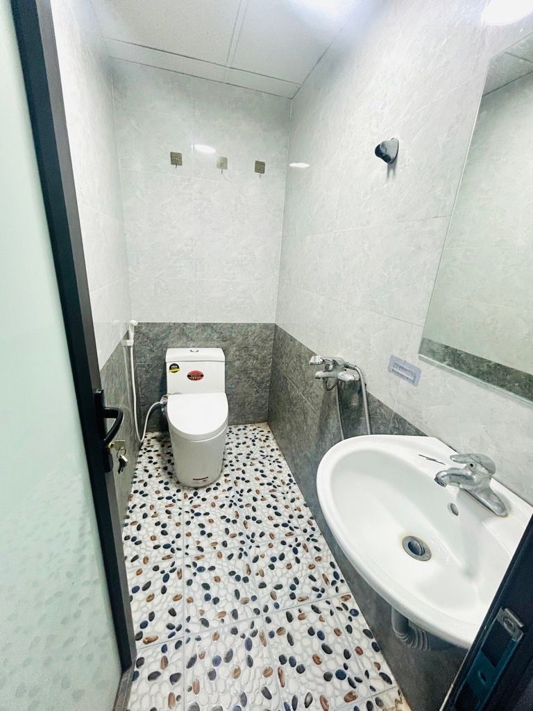 Bán nhà Lĩnh Nam - diện tích 22.4m2 2 tầng - Nhà chưa sổ - giá 2,55 tỷ