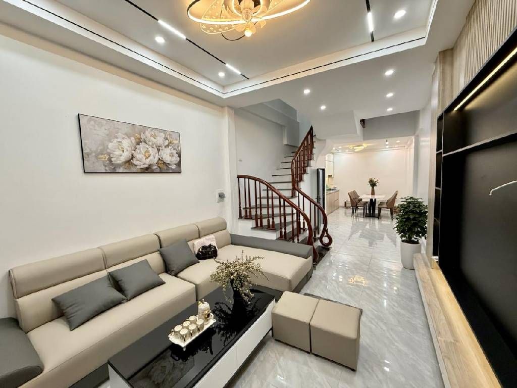 Bán nhà Vũ Tông Phan - diện tích 37m2 5 tầng - Ô tô thông - giá 11,8 tỷ