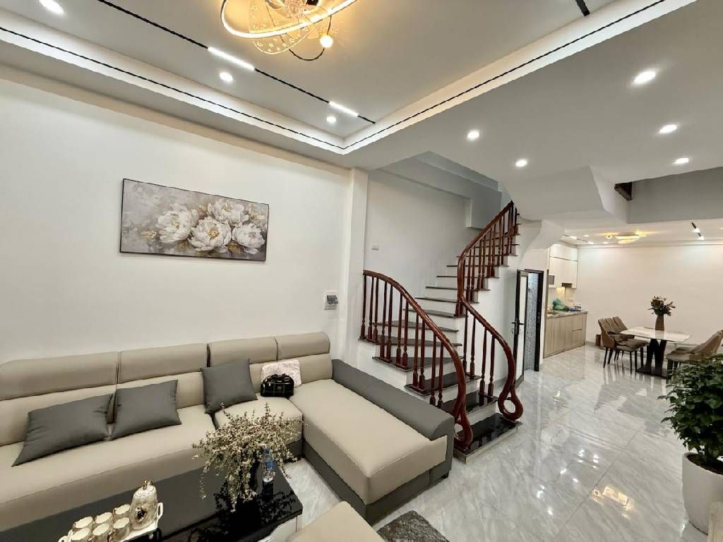 Bán nhà Vũ Tông Phan - diện tích 37m2 5 tầng - Ô tô thông - giá 11,8 tỷ