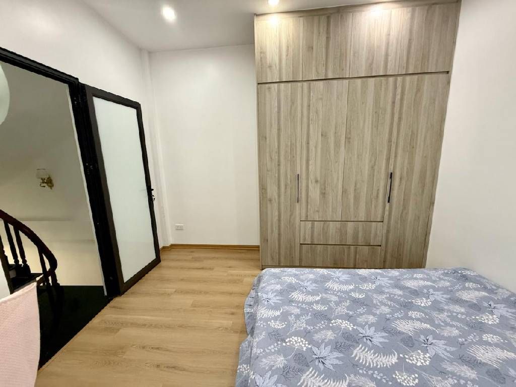 Bán nhà Vũ Tông Phan - diện tích 37m2 5 tầng - Ô tô thông - giá 11,8 tỷ