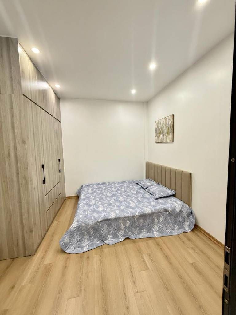 Bán nhà Vũ Tông Phan - diện tích 37m2 5 tầng - Ô tô thông - giá 11,8 tỷ