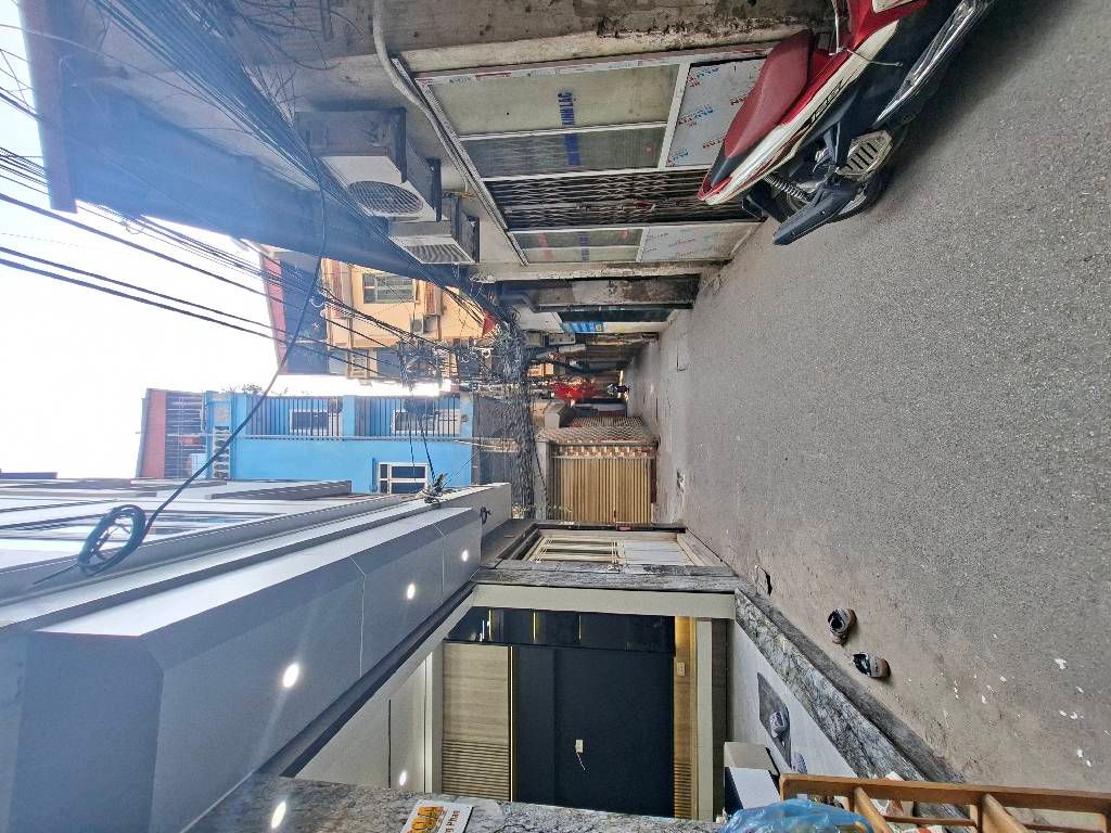 Bán nhà Vũ Tông Phan - diện tích 37m2 5 tầng - Ô tô thông - giá 11,8 tỷ