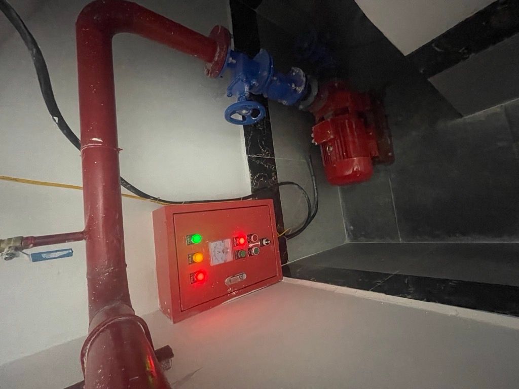 Bán nhà Lĩnh Nam - diện tích 50m2 6 tầng - Nhà mới, cho thuê 50 triệu/tháng - giá 13,5 tỷ