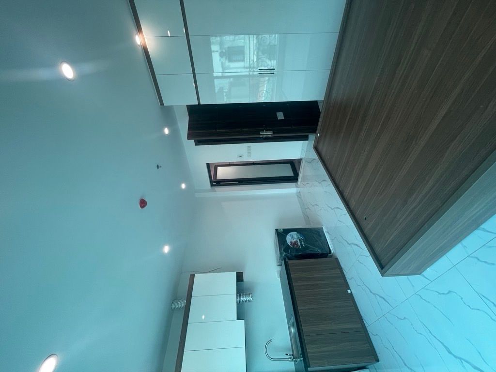 Bán nhà Lĩnh Nam - diện tích 50m2 6 tầng - Nhà mới, cho thuê 50 triệu/tháng - giá 13,5 tỷ