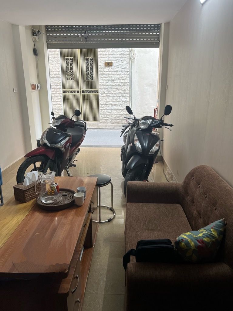 Bán nhà Tôn Đức Thắng - diện tích 30m2 5 tầng - ô tô tránh - giá 10,5 tỷ