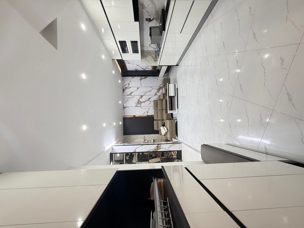 Bán nhà Trần Khát Chân - diện tích 36,3m2 5 tầng - Nhà đẹp ở luôn - giá 7,5 tỷ