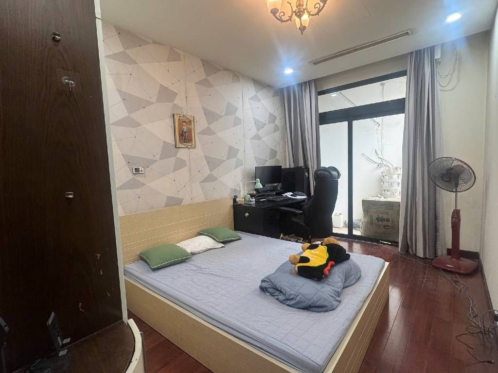 Bán nhà Nguyễn Trãi - diện tích 133.5m2 1 tầng - Lô góc 3 thoáng - giá 19 tỷ