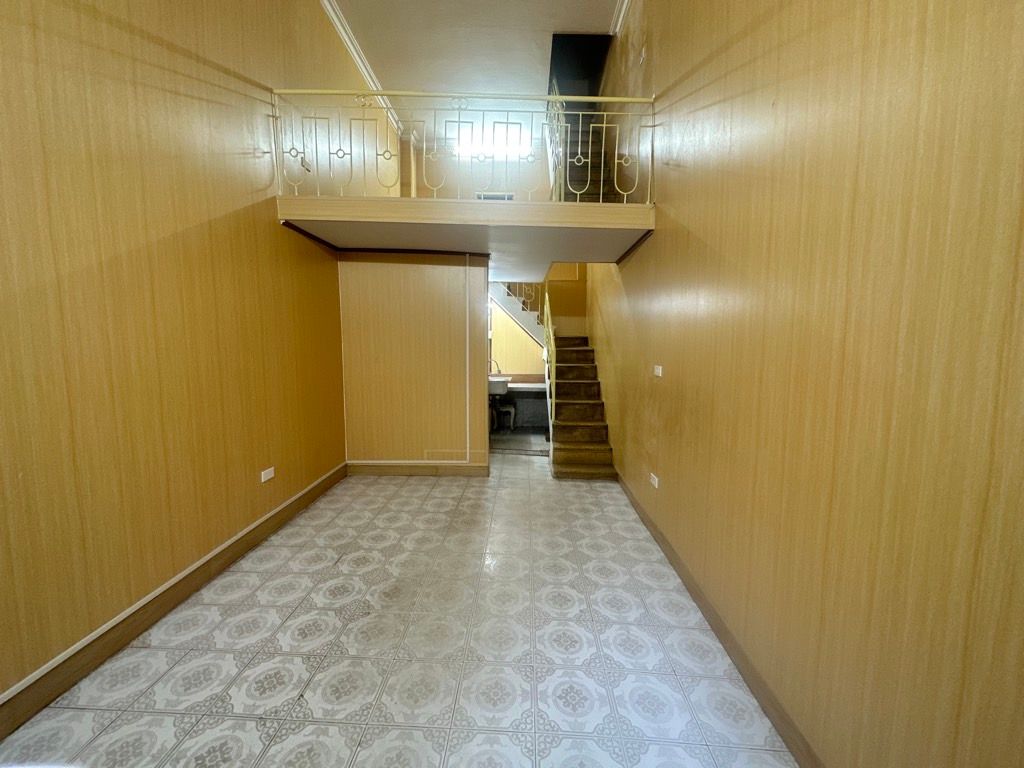 Bán nhà Ngõ Văn Hương - diện tích 20.3m2 2 tầng - lô góc - giá 5,5 tỷ