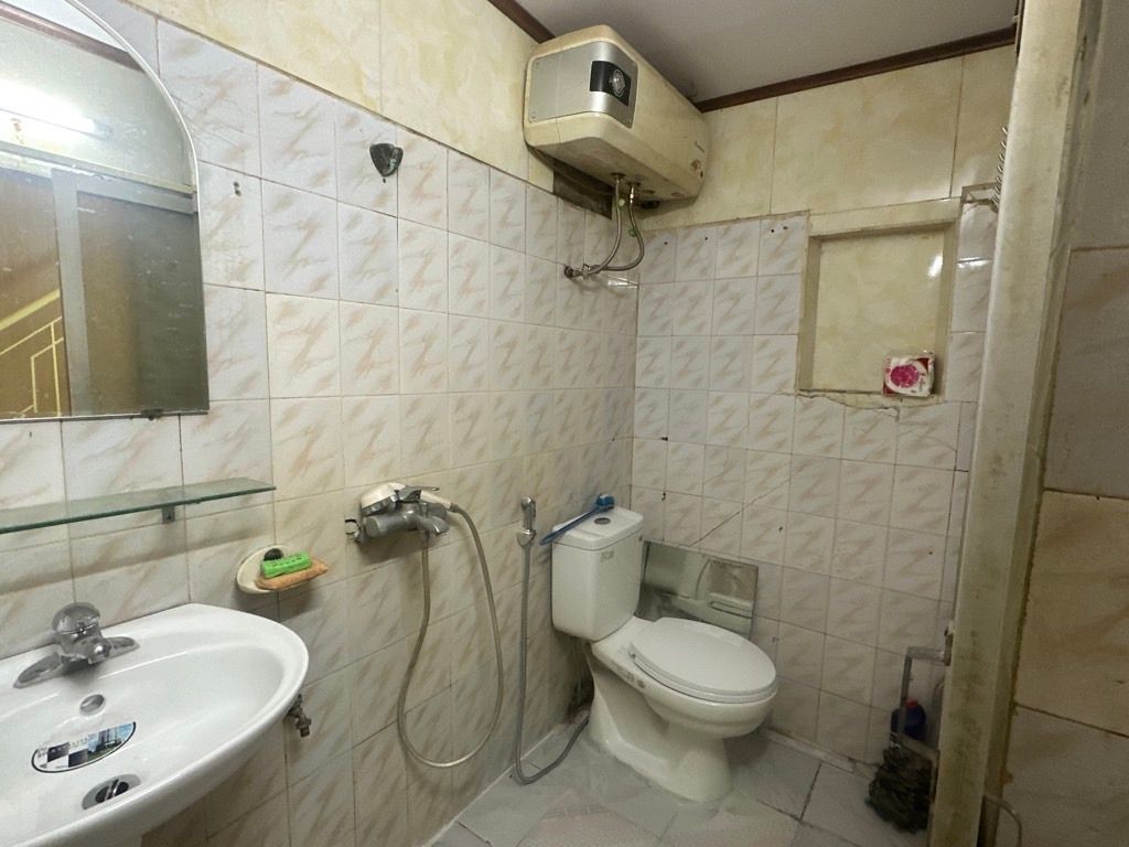 Bán nhà Ngõ Văn Hương - diện tích 20.3m2 2 tầng - lô góc - giá 5,5 tỷ