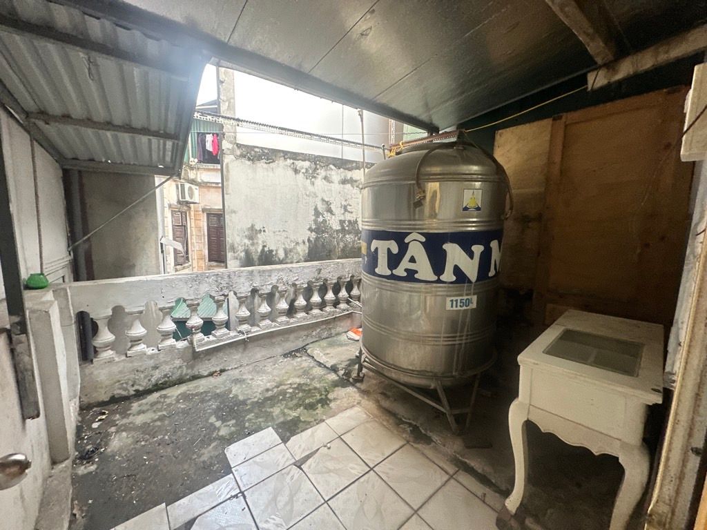 Bán nhà Ngõ Văn Hương - diện tích 20.3m2 2 tầng - lô góc - giá 5,5 tỷ