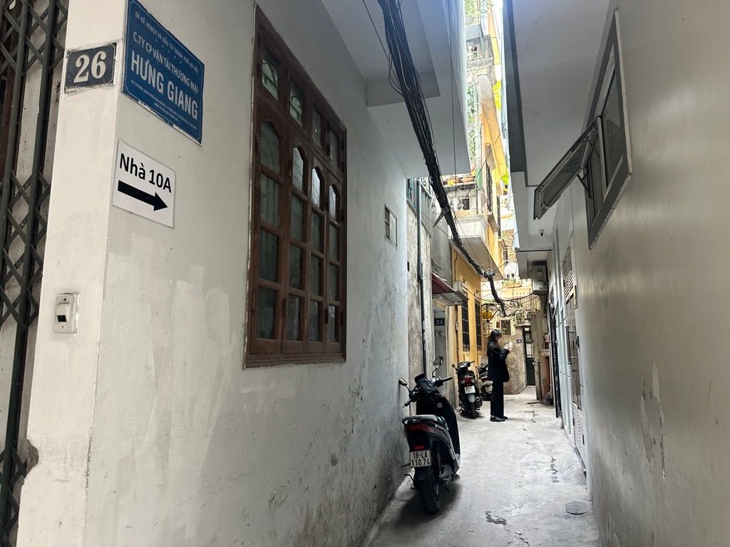 Bán nhà Ngõ Văn Hương - diện tích 20.3m2 2 tầng - lô góc - giá 5,5 tỷ