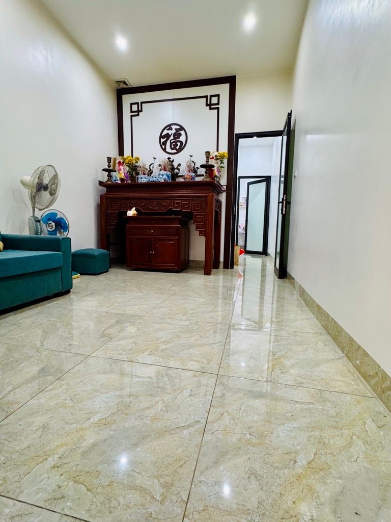 Bán nhà Nguyễn Khoái - diện tích 41m2 3 tầng - gần phố, tiện ích đầy đủ - giá 9,5 tỷ