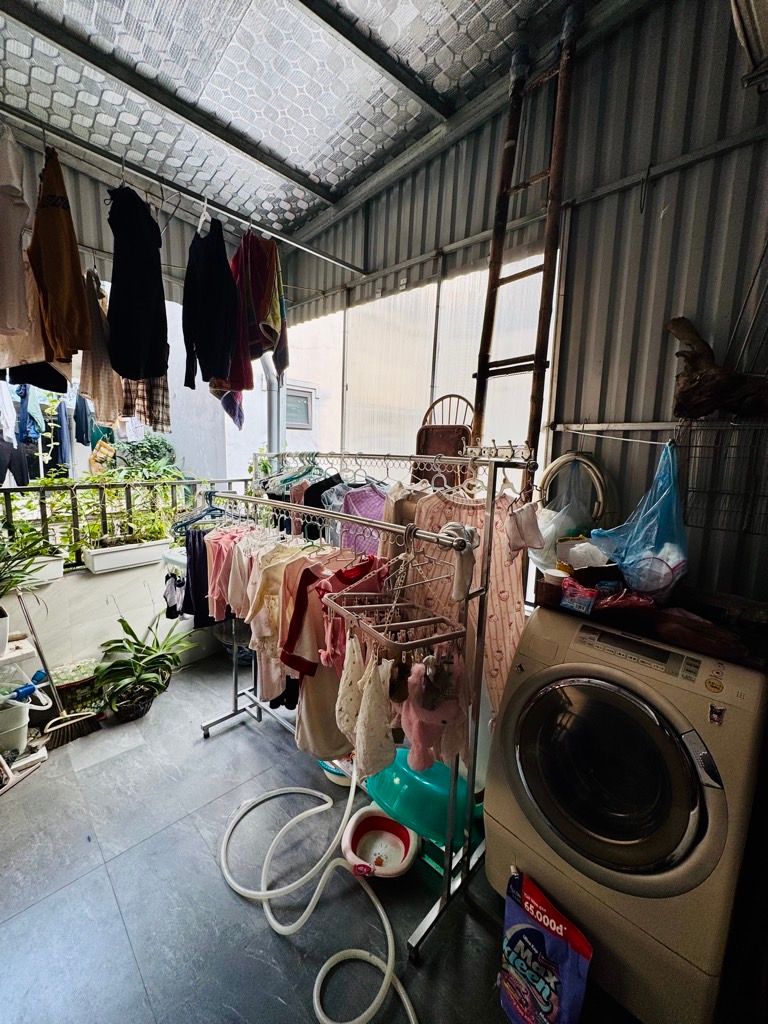 Bán nhà Nguyễn Khoái - diện tích 41m2 3 tầng - gần phố, tiện ích đầy đủ - giá 9,5 tỷ