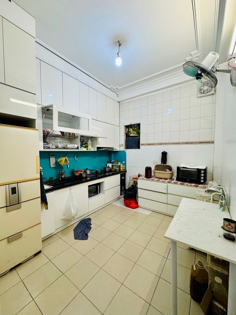 Bán nhà Nguyễn Khoái - diện tích 41m2 3 tầng - gần phố, tiện ích đầy đủ - giá 9,5 tỷ