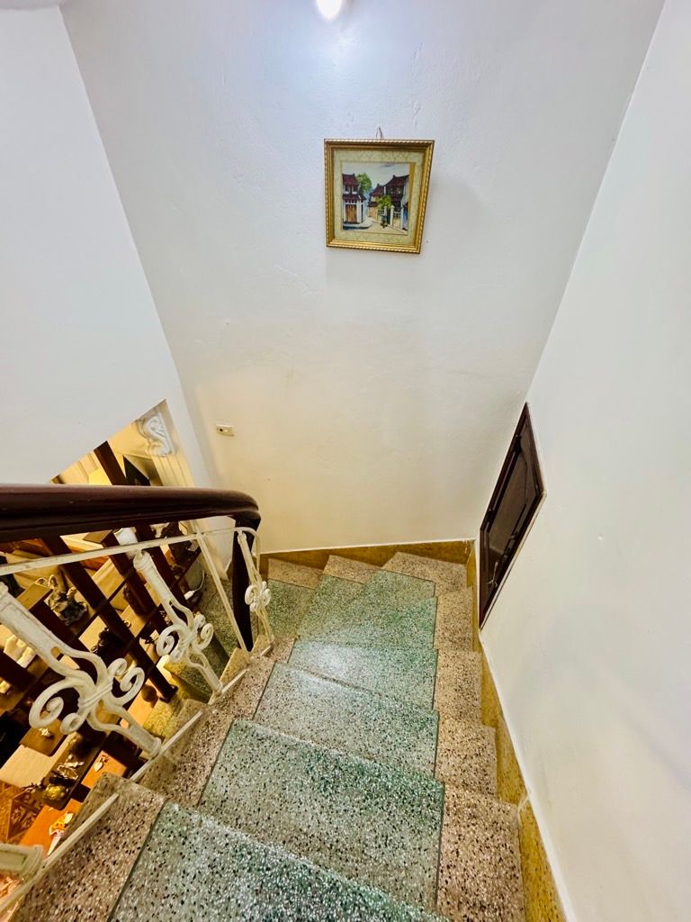 Bán nhà Nguyễn Khoái - diện tích 41m2 3 tầng - gần phố, tiện ích đầy đủ - giá 9,5 tỷ