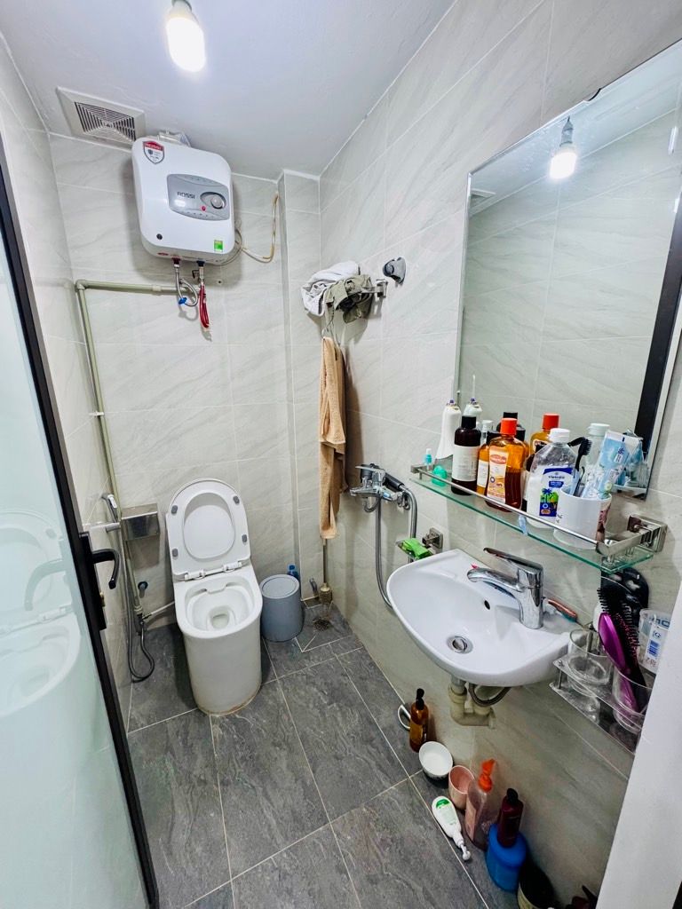 Bán nhà Nguyễn Khoái - diện tích 41m2 3 tầng - gần phố, tiện ích đầy đủ - giá 9,5 tỷ