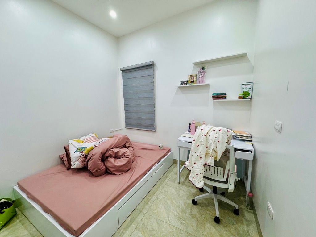 Bán nhà Nguyễn Khoái - diện tích 41m2 3 tầng - gần phố, tiện ích đầy đủ - giá 9,5 tỷ