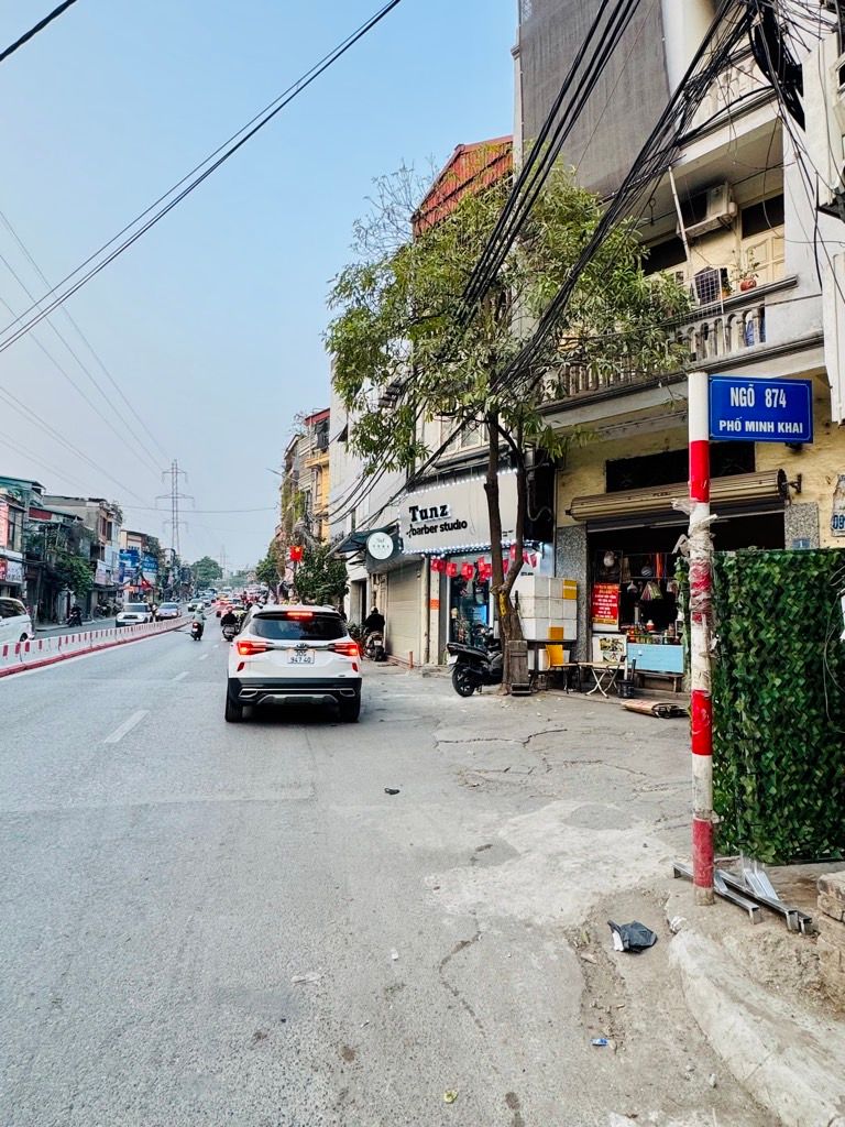 Bán nhà Nguyễn Khoái - diện tích 41m2 3 tầng - gần phố, tiện ích đầy đủ - giá 9,5 tỷ