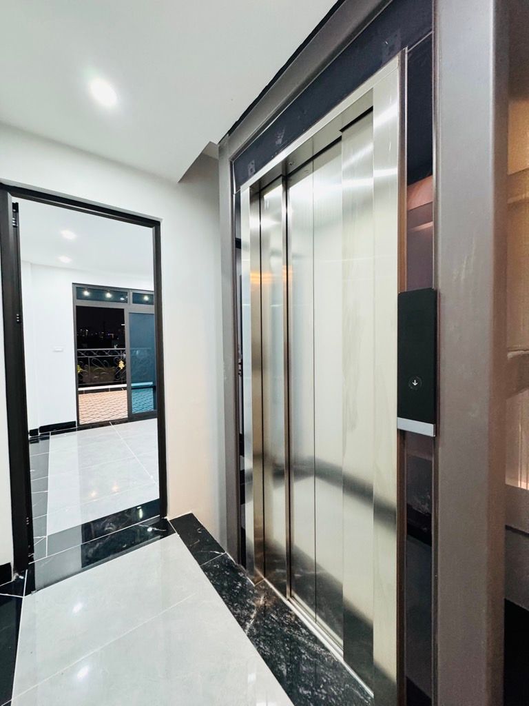 Bán nhà Khương Trung - diện tích 46m2 6 tầng - Ô TÔ TRÁNH - giá 17,9 tỷ