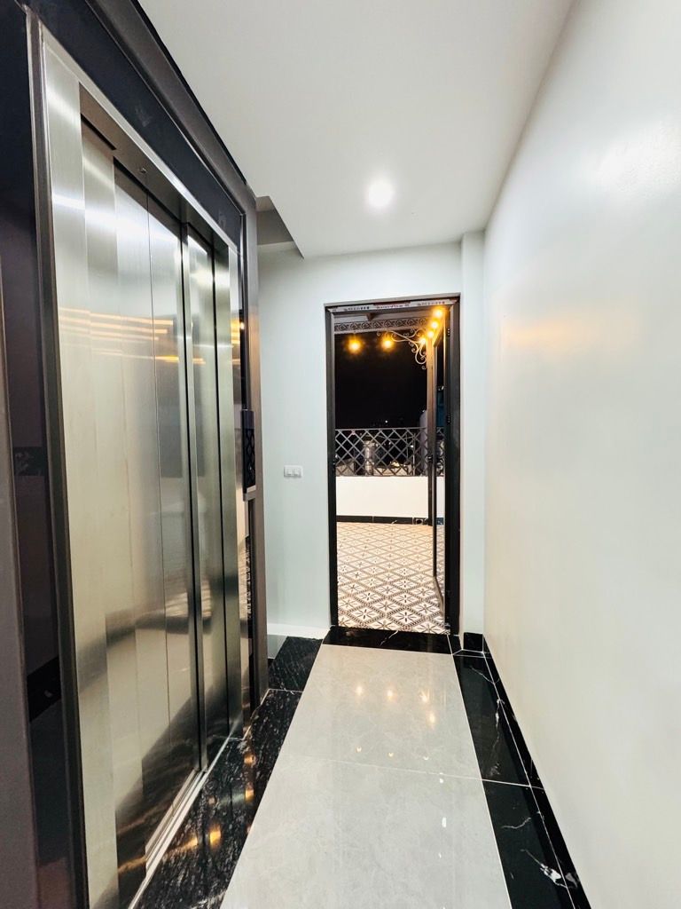 Bán nhà Khương Trung - diện tích 46m2 6 tầng - Ô TÔ TRÁNH - giá 17,9 tỷ