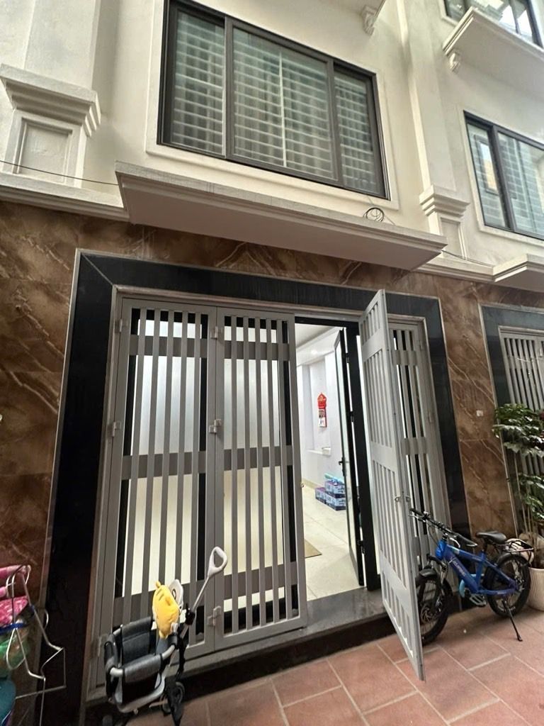 Bán nhà Định Công Thượng - diện tích 45m2 4 tầng - gần ô tô - giá 12 tỷ